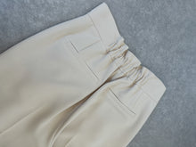 画像をギャラリービューアに読み込む, HIGH-WAISTED FRONT WRAP PANTS