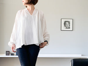 SHEER SHIRRING BLOUSE