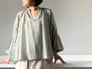 SHEER SHIRRING BLOUSE