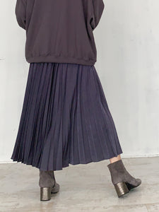 SHINY PLEATED SKIRT