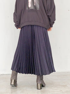 SHINY PLEATED SKIRT