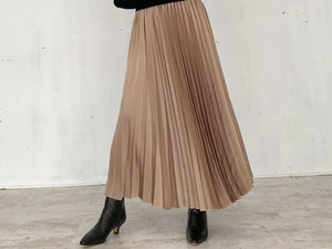 SHINY PLEATED SKIRT