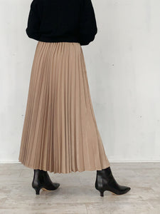 SHINY PLEATED SKIRT