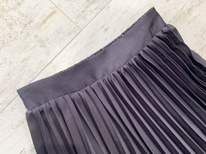 SHINY PLEATED SKIRT