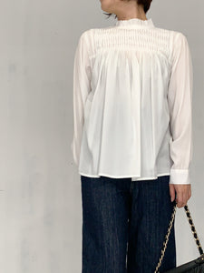 PIN TACK FRILL NECK BLOUSE