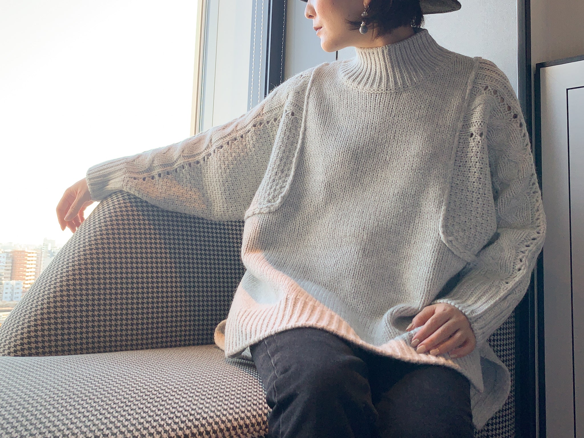 HAND KNIT LIKE CABLE SLEEVE PULLOVER